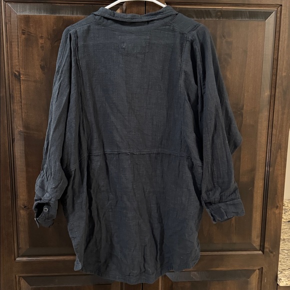 We are free one and only button down top size XS in poppyseed - Picture 6 of 6